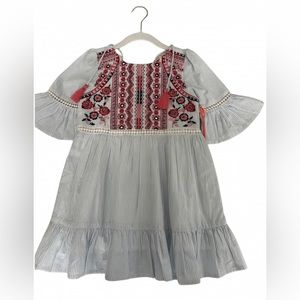 Super cute floral little girls dress. Two sizes available 4T & 5